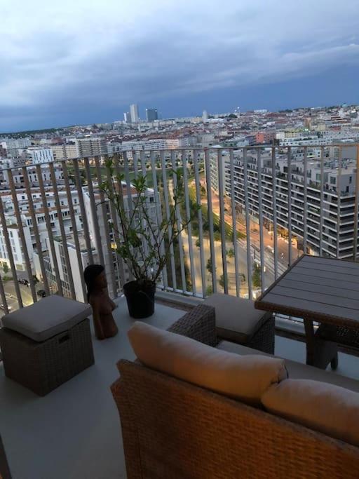 Stunning View Over Vienna In City Center Appartement Buitenkant foto
