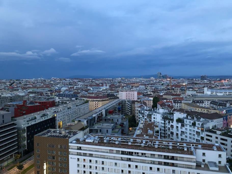 Stunning View Over Vienna In City Center Appartement Buitenkant foto